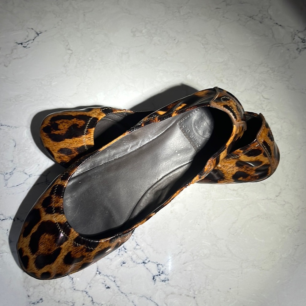 Tory Burch Eddie-Leopard patent flats in a size 8.5
